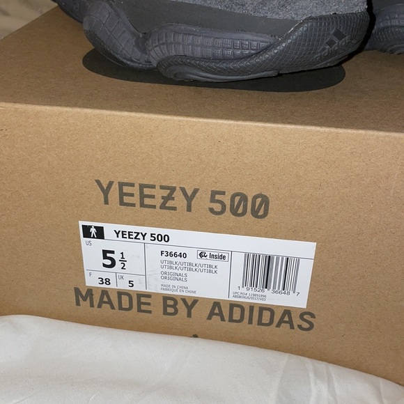 YEEZY 500 - Picture 2 of 4